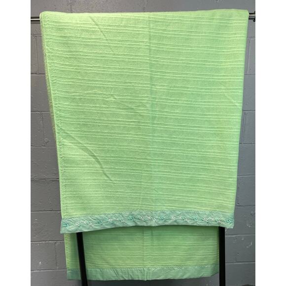 Vintage Waffle Weave Floral Embroidered Ribbon Blanket Light Green Twin - Picture 1 of 6